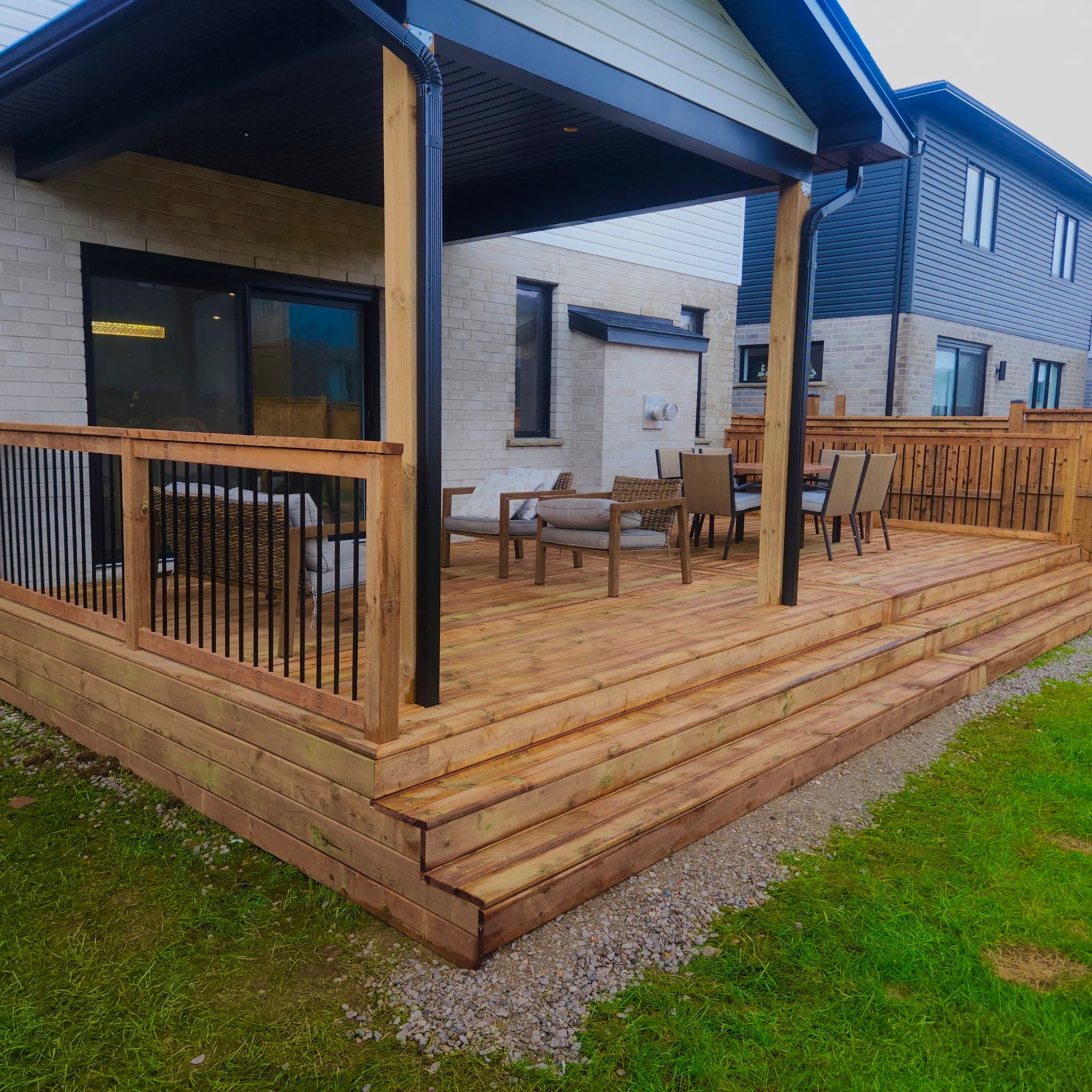 Custom deck Kenan Construction London